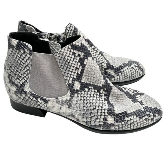 Munro Shoes - Munro Boots Cate Chelsea Women’s Size 8.5 Snake Print Side Zip Water Resistant